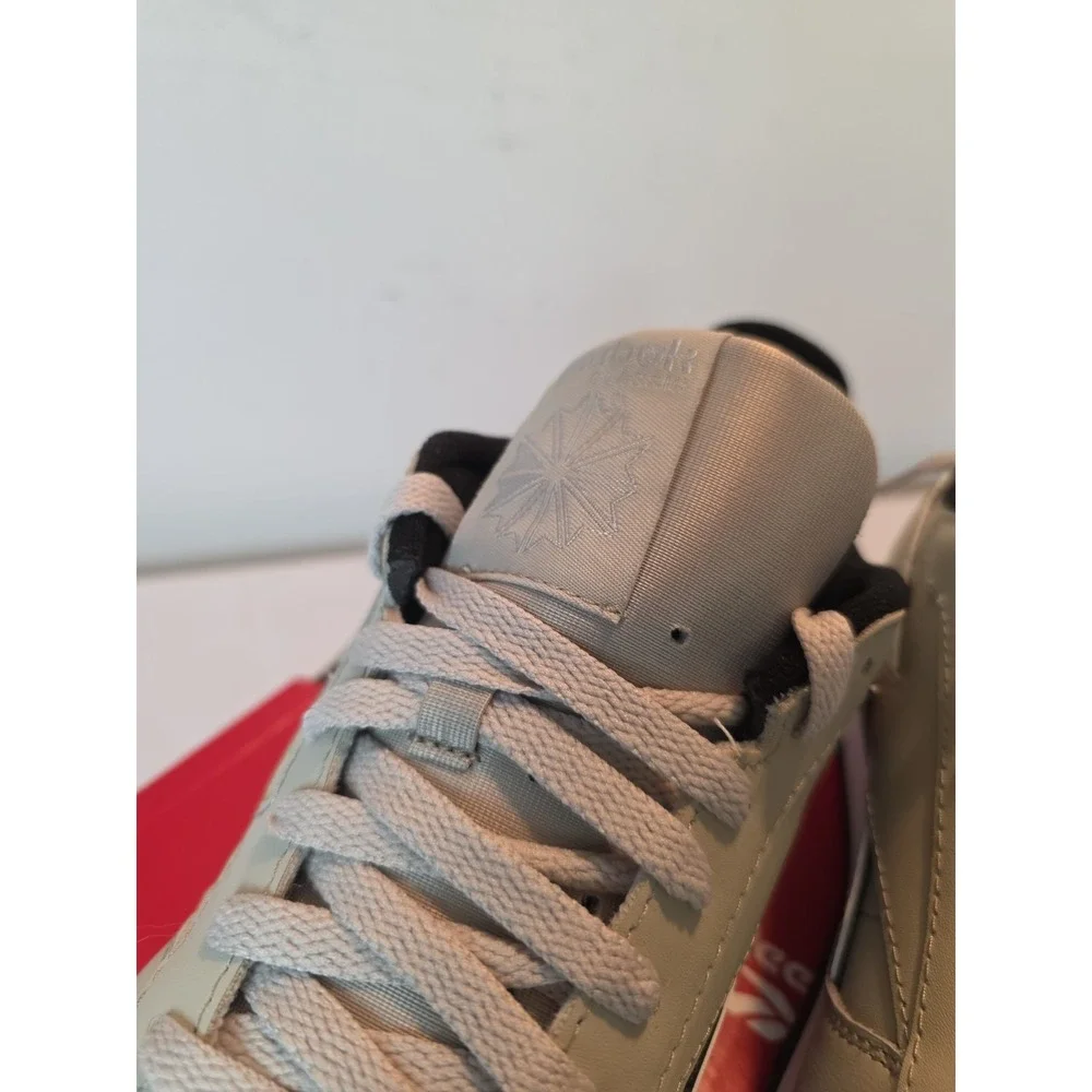 Reebok CL Classic Leather Men's 10, Women's 11.5 Beige Running Unisex Shoe NIB